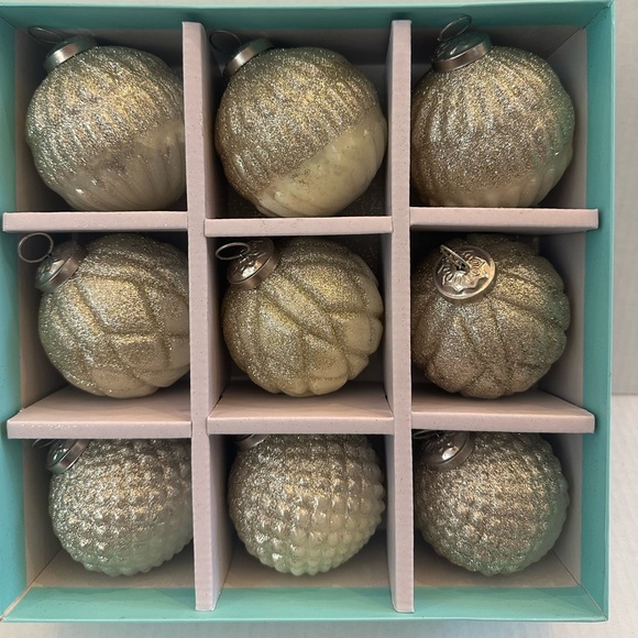 Martha Stewart Christmas Ornaments White/Off White And Gold Glitter - Picture 1 of 15